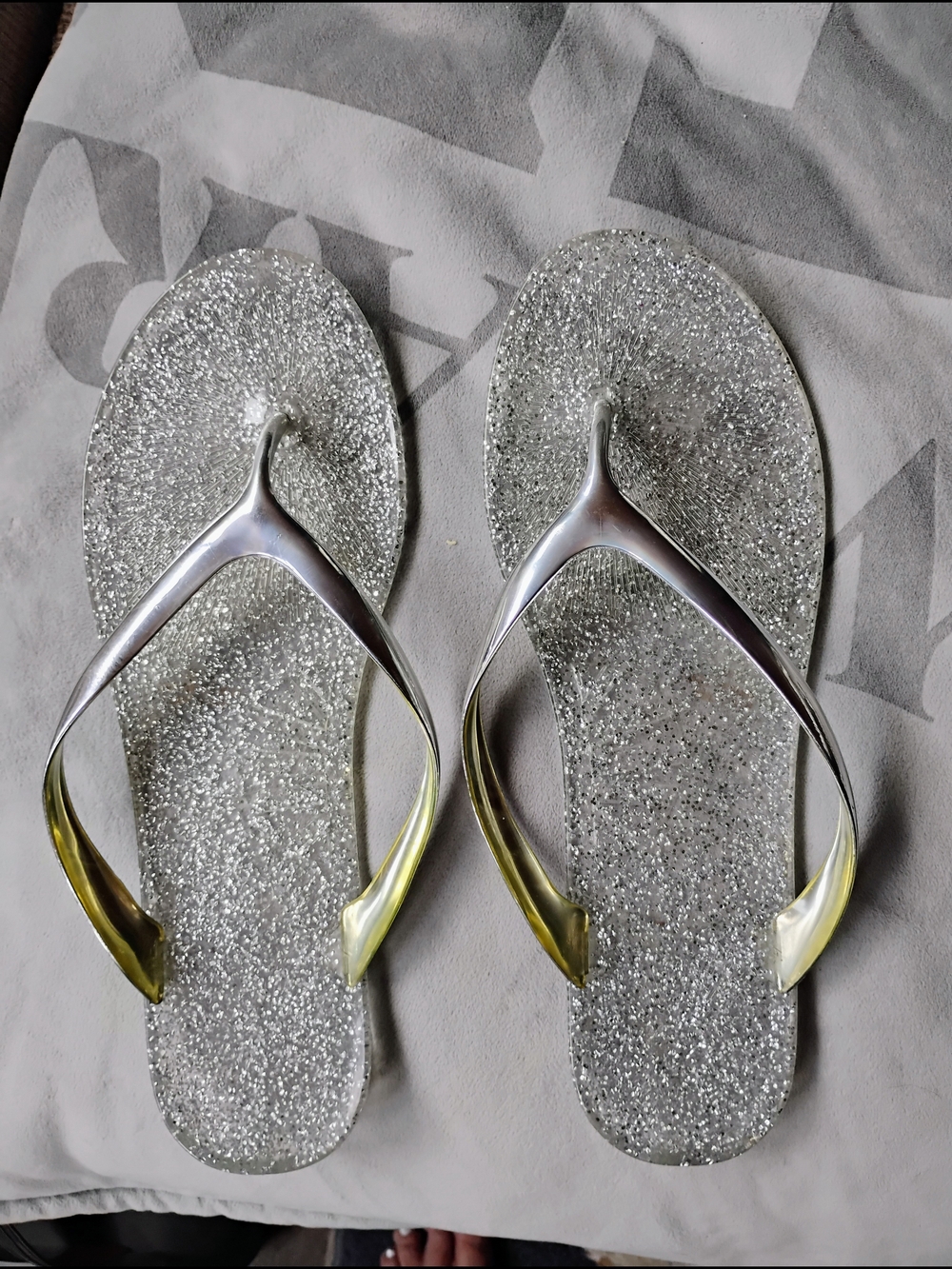 Silver Glitter Women's Flip Flop Sandals with Metallic Straps